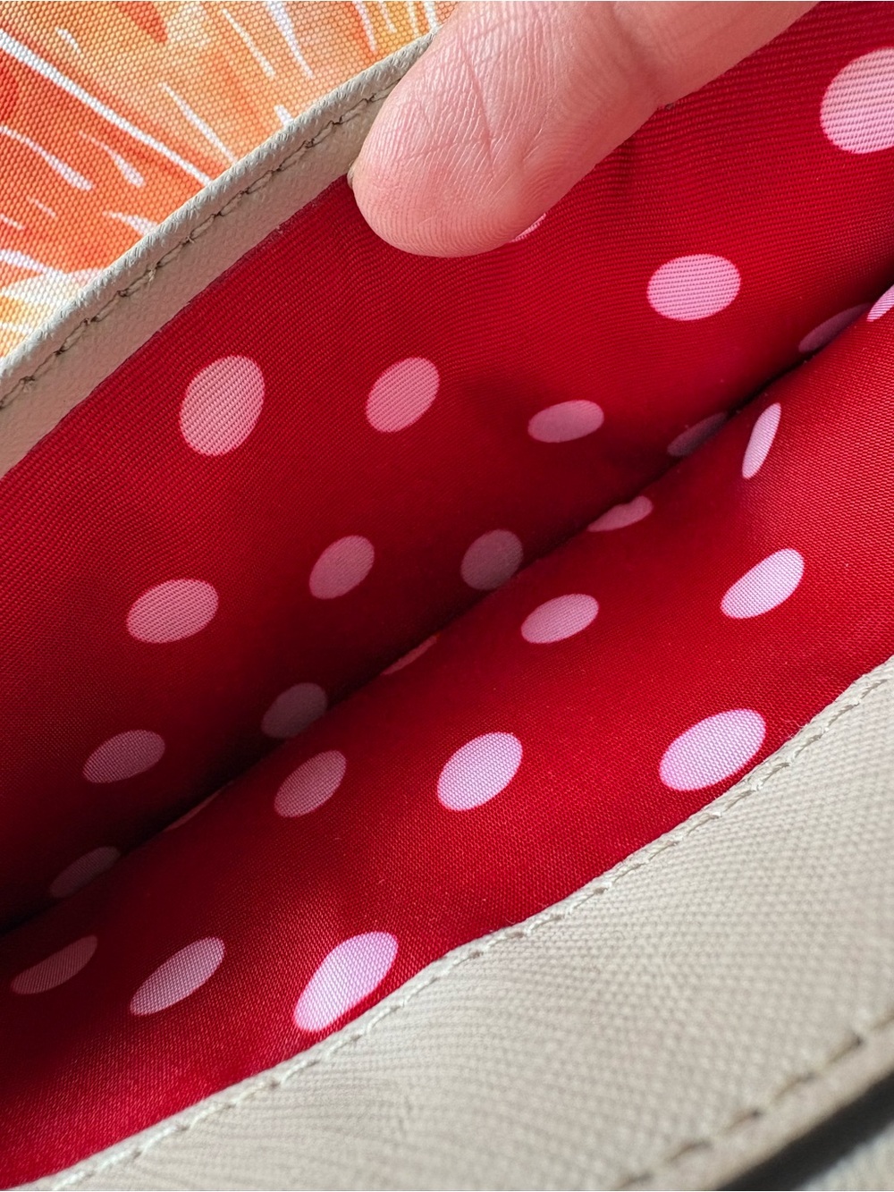 Kate Spade | Zip Around Wallet | Minnie Mouse - Picture 7 of 14
